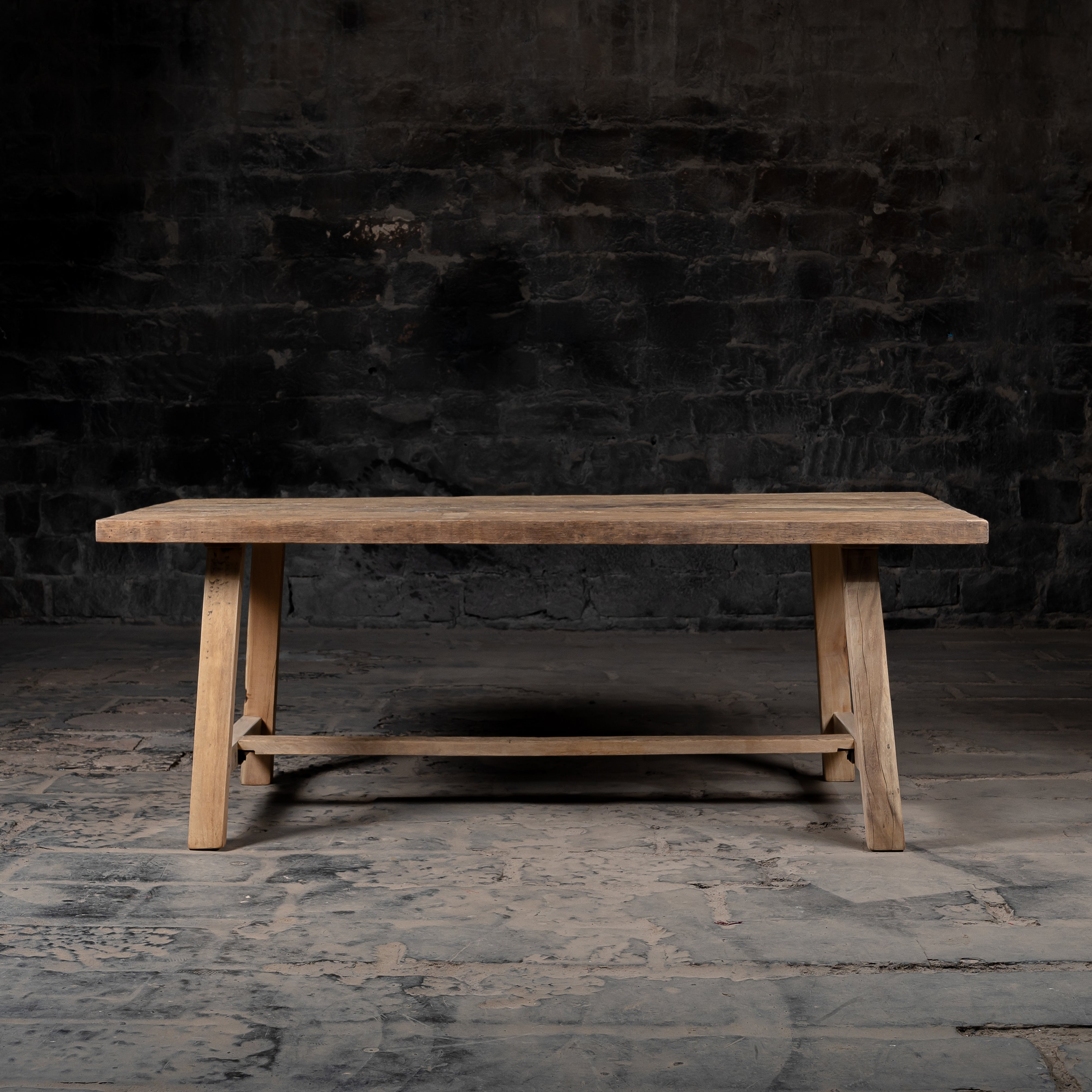 Legacy woodland Dining table