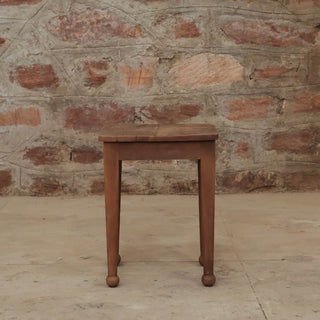 Setle Stool - Qarnation